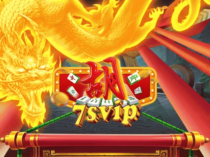 Artwork resmi 7svip: naga emas melingkari papan 7SVIP dan mahjong di atas gulungan merah